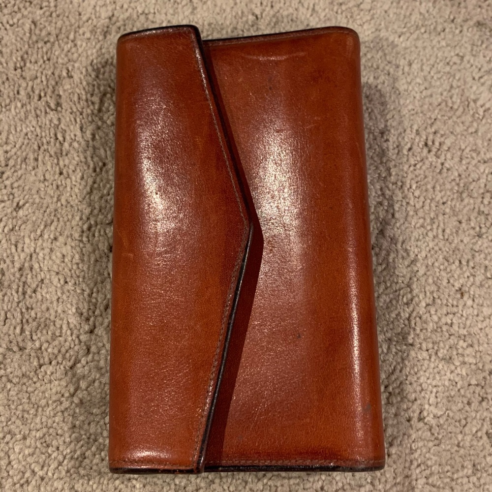Leather tri-fold wallet